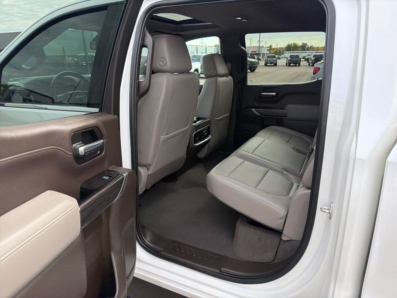 Used 2019 Chevrolet Silverado 1500 LTZ AWD/4WD image 15