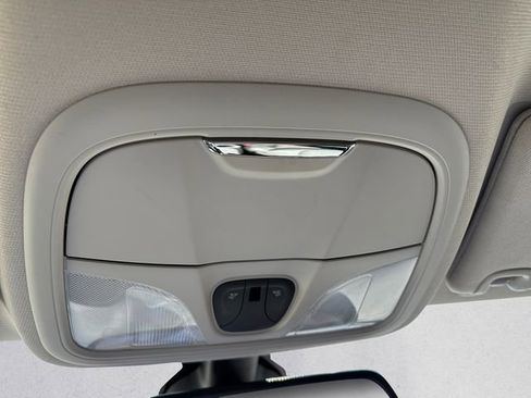 Used 2018 Jeep Cherokee Latitude Plus image 21