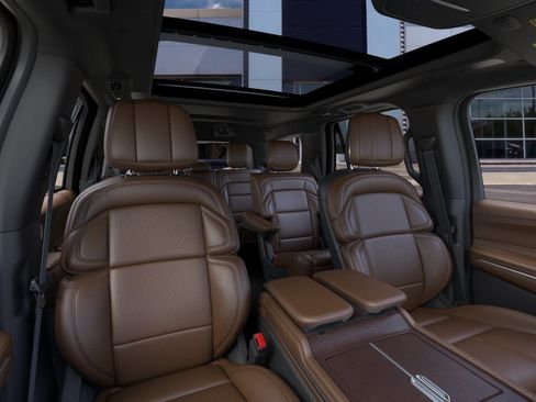 New 2026 Lincoln Navigator Reserve AWD/4WD image 10