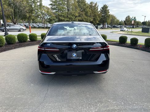 New 2026 BMW i5 eDrive40 image 4