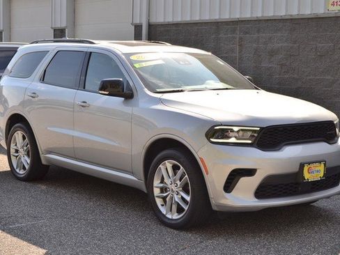 Used 2024 Dodge Durango GT image 2