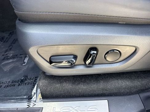 Used 2024 Lexus GX 550 w/ Accessory Package (31) image 12