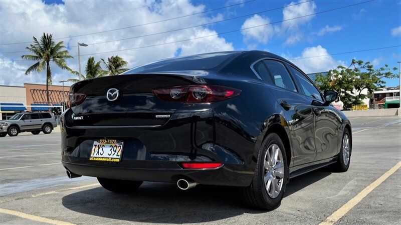 Used 2019 MAZDA MAZDA3 Sedan FWD image 5