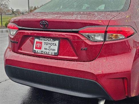 Used 2025 Toyota Corolla LE image 13