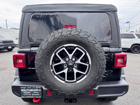 Used 2026 Jeep Wrangler Unlimited Rubicon AWD/4WD image 6