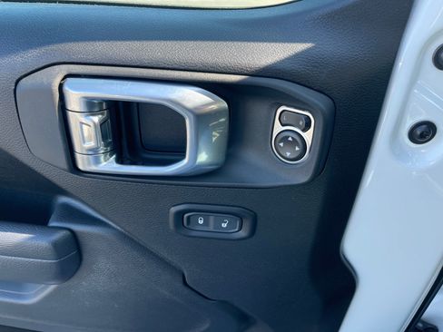 Used 2024 Jeep Wrangler Sport image 8