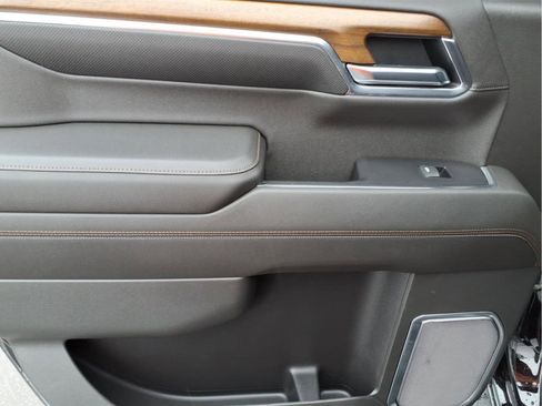 Used 2022 Chevrolet Silverado 1500 High Country w/ High Country Premium Package image 13