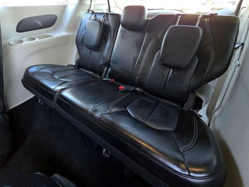 Certified 2024 Chrysler Pacifica Select image 25