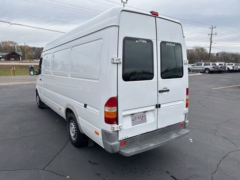 Used 2004 Dodge Sprinter 2500 w/ PWR Convenience Group image 8