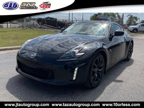 Used 2019 Nissan 370Z Coupe RWD image 2