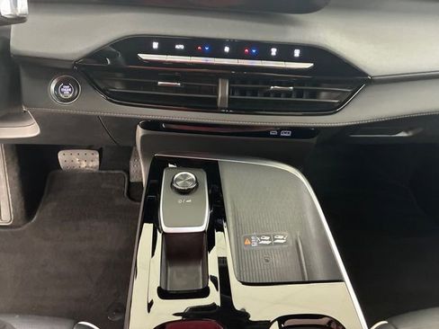 Certified 2025 Buick Enclave Sport Touring image 21