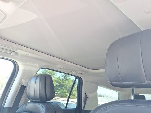 Used 2025 Lincoln Navigator Reserve AWD/4WD image 17