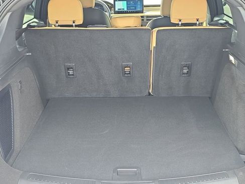 Used 2023 Lincoln Corsair Reserve image 5