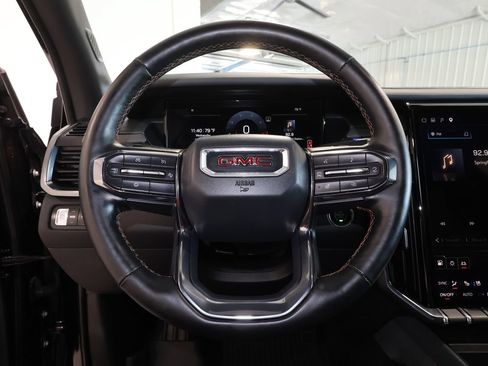Used 2024 GMC Acadia AT4 w/ Luxury Package AWD/4WD image 10