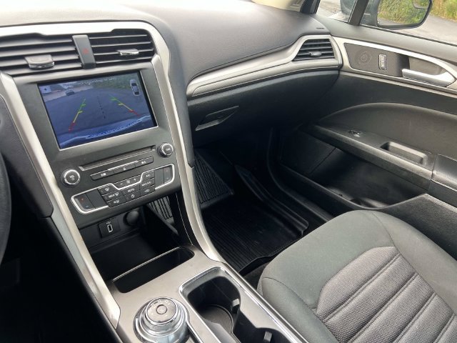 Used 2018 Ford Fusion SE w/ Fusion SE Technology Package FWD image 28