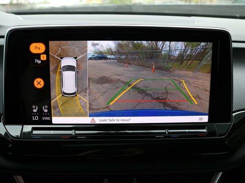 Used 2025 Volkswagen Atlas Cross Sport SEL Premium R-Line image 22