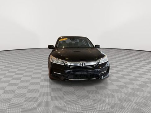 Used 2017 Honda Accord Touring image 3