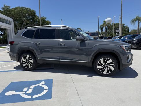 New 2026 Volkswagen Atlas SEL AWD/4WD image 2