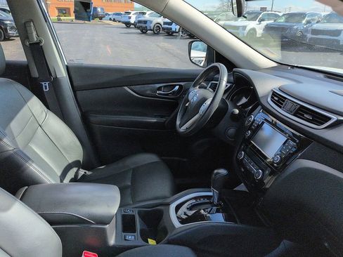 Used 2014 Nissan Rogue SL image 7