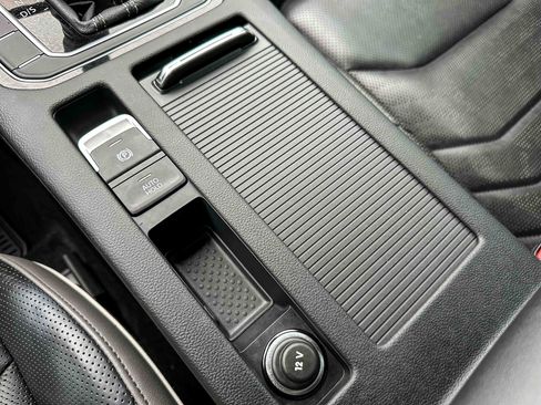 Used 2023 Volkswagen Arteon SEL Premium w/ Arteon MDO Package image 35