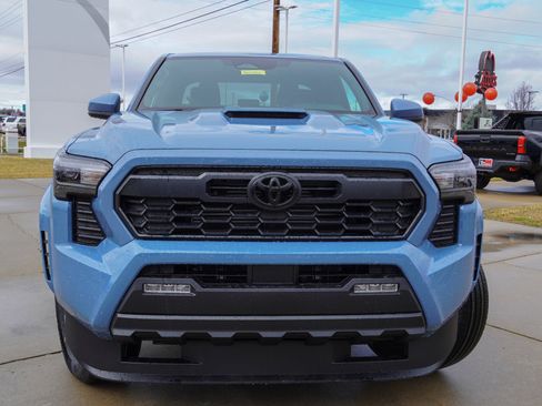 New 2026 Toyota Tacoma TRD Sport image 3