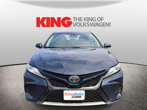 Used 2019 Toyota Camry XSE image 9