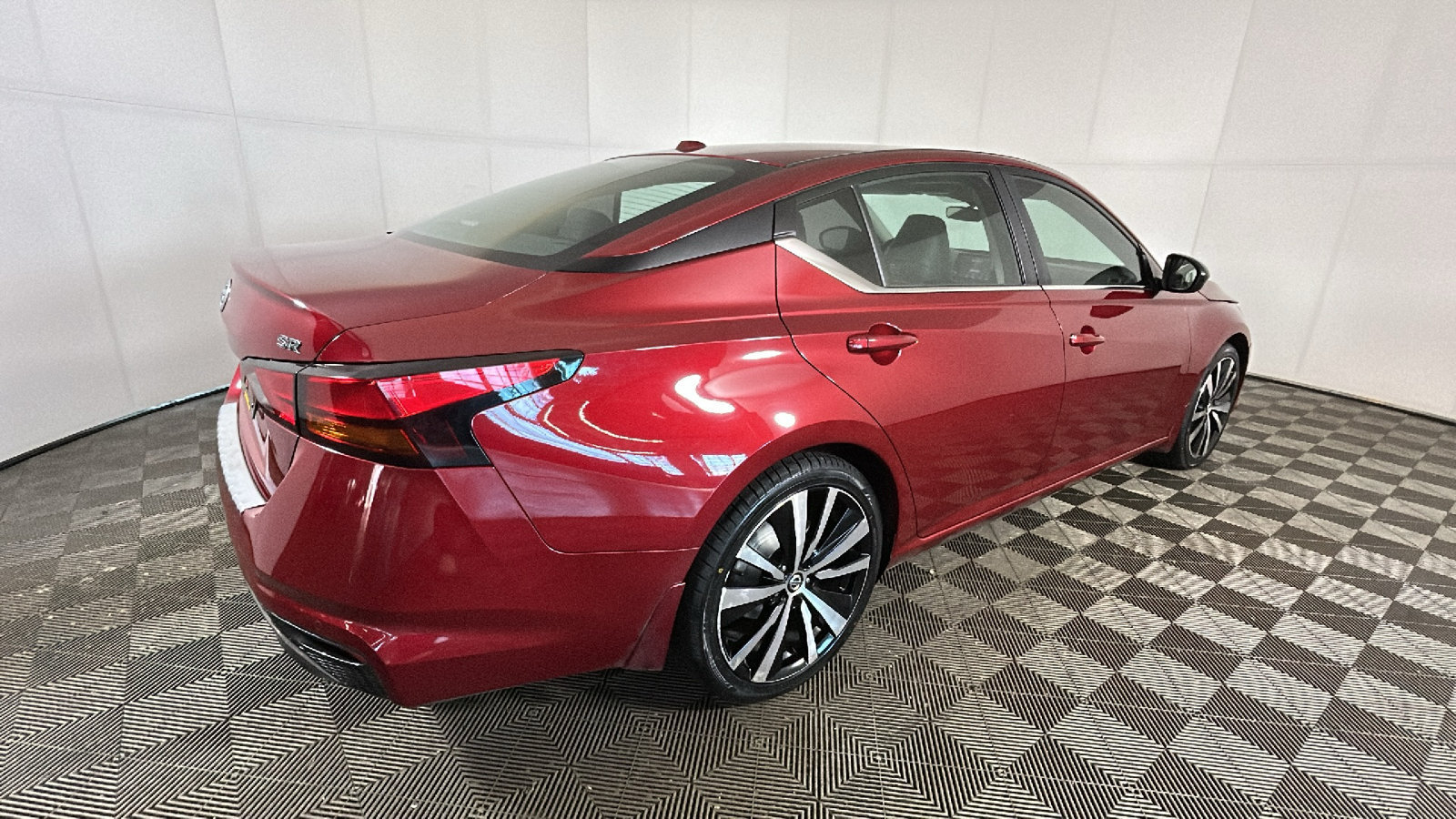 Used 2022 Nissan Altima 2.5 SR FWD image 3