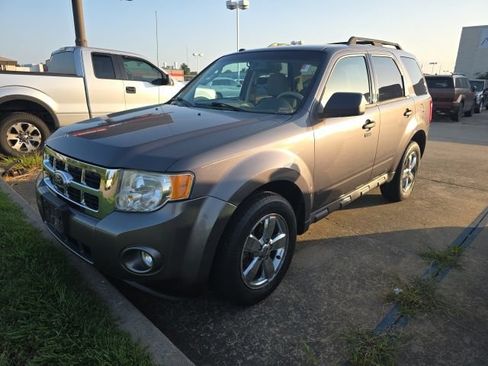 Used 2016 Ford Escape Titanium AWD/4WD image 1