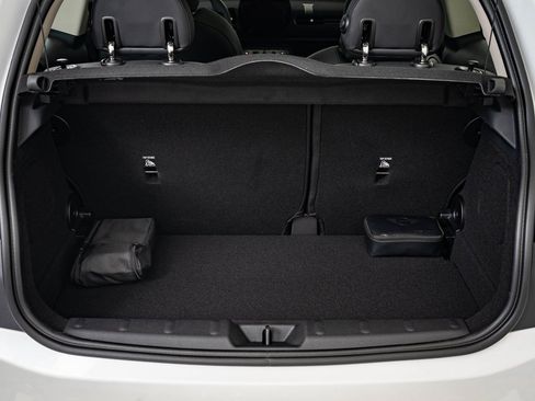 Certified 2025 MINI Cooper 2-Door Hardtop image 33