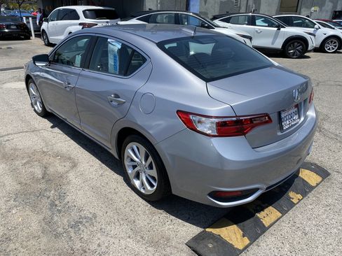 Used 2018 Acura ILX FWD image 9