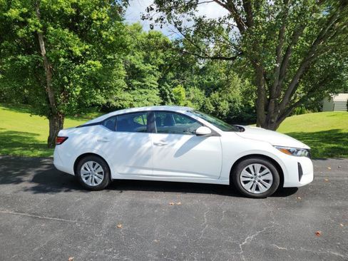 Used 2024 Nissan Sentra S FWD image 3