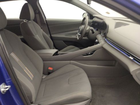 Used 2025 Hyundai Elantra SEL FWD image 21