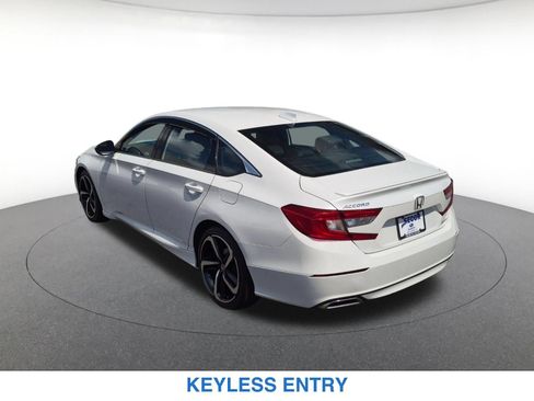 Used 2018 Honda Accord Sport image 9