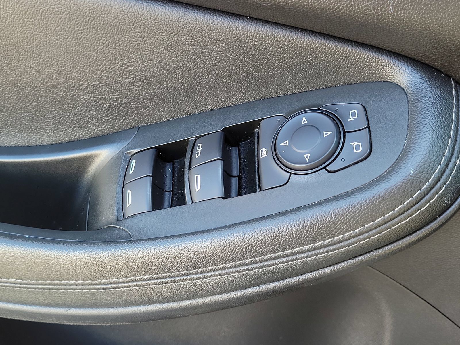 Used 2020 Buick Encore GX Select FWD image 16