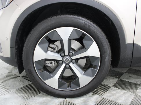 Used 2023 Volvo XC40 B4 Ultimate FWD image 34