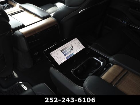 Used 2023 Jeep Grand Wagoneer Series III AWD/4WD image 20