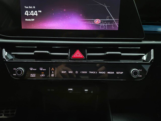 Used 2025 Kia Niro EX Touring FWD image 27