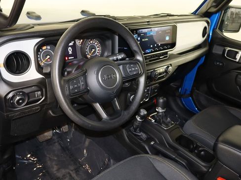 Used 2025 Jeep Wrangler Sport image 24