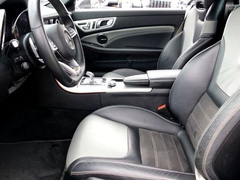 Used 2020 Mercedes-Benz SLC 300 image 10