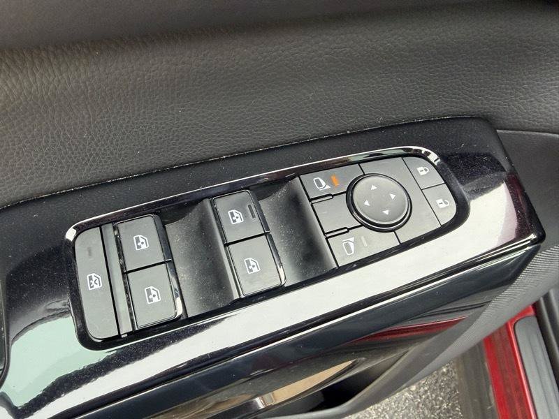 Used 2022 Nissan Pathfinder SV w/ SV Premium Package AWD/4WD image 13
