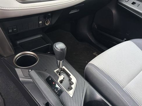 Used 2015 Toyota RAV4 XLE image 27