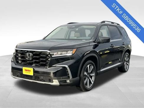 Used 2025 Honda Pilot Elite image 3
