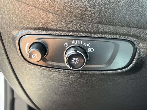Certified 2023 Chevrolet Equinox LS FWD image 21