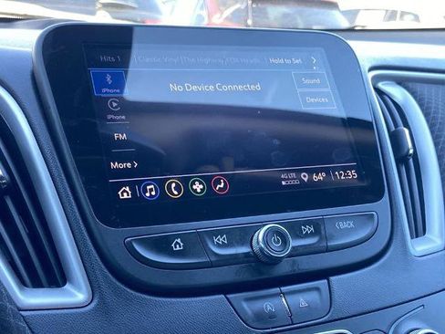 Used 2022 Chevrolet Malibu LT image 9