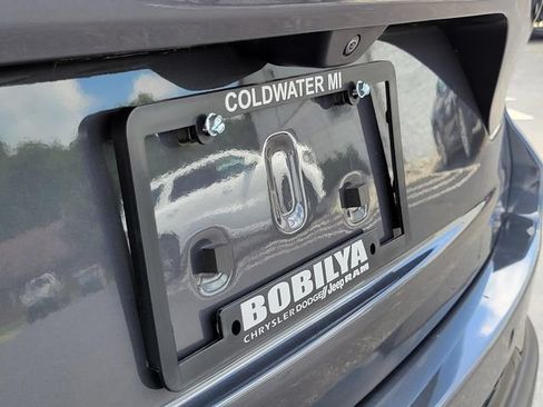 Used 2024 Jeep Grand Cherokee Altitude AWD/4WD image 36