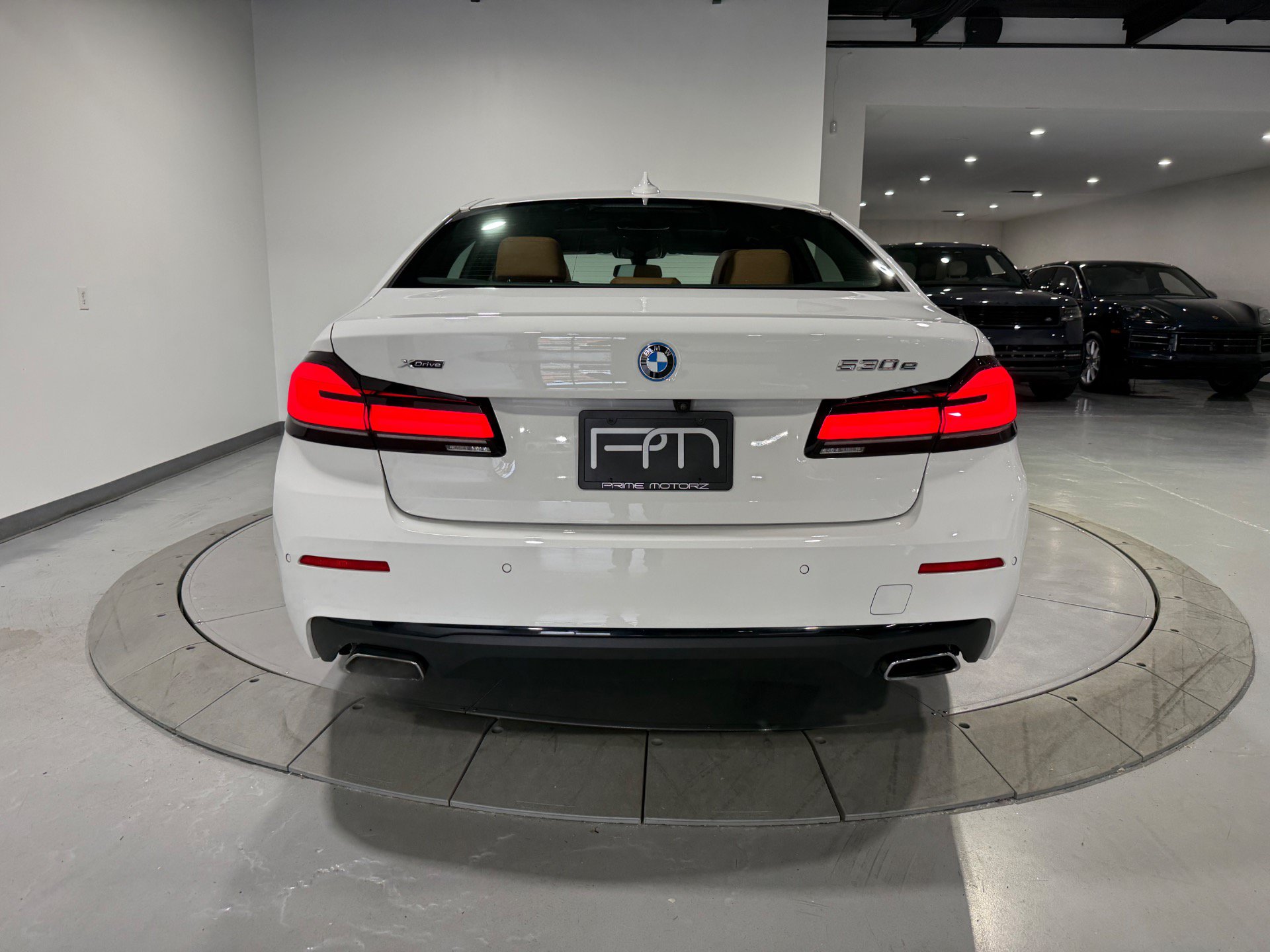 Used 2023 BMW 530e xDrive w/ Convenience Package AWD/4WD image 13