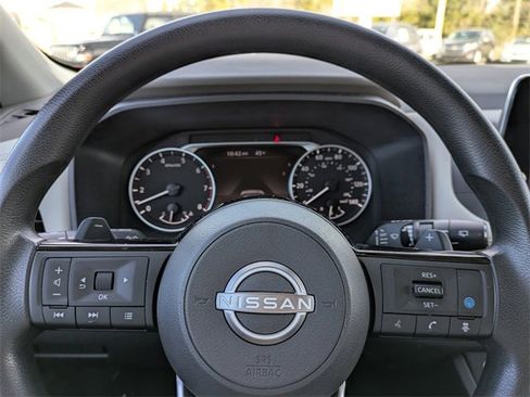 Used 2023 Nissan Rogue SV image 29