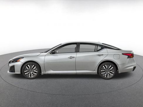 Used 2026 Nissan Altima 2.5 SV FWD image 3