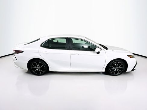 Used 2024 Toyota Camry SE FWD image 10