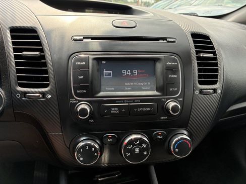 Used 2015 Kia Forte EX w/ Premium Package FWD image 12